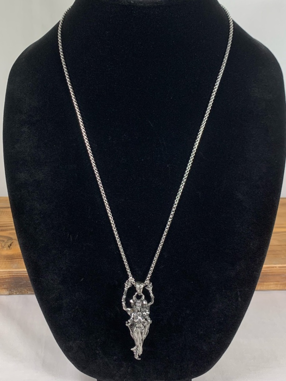 Hecate Triple Godess Pendant Necklace Maiden Mother Crone